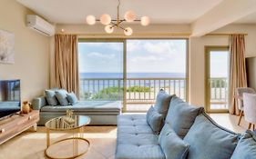 Roxa Seaview Apartment